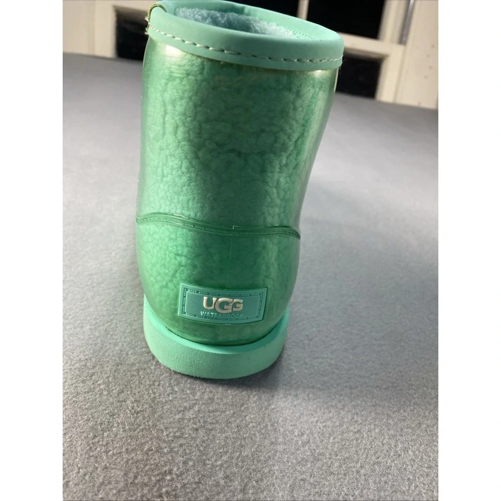 UGG Classic Green Clear Mini Boot Sherpa Lined Warm Logo Size 6‎ Waterproof